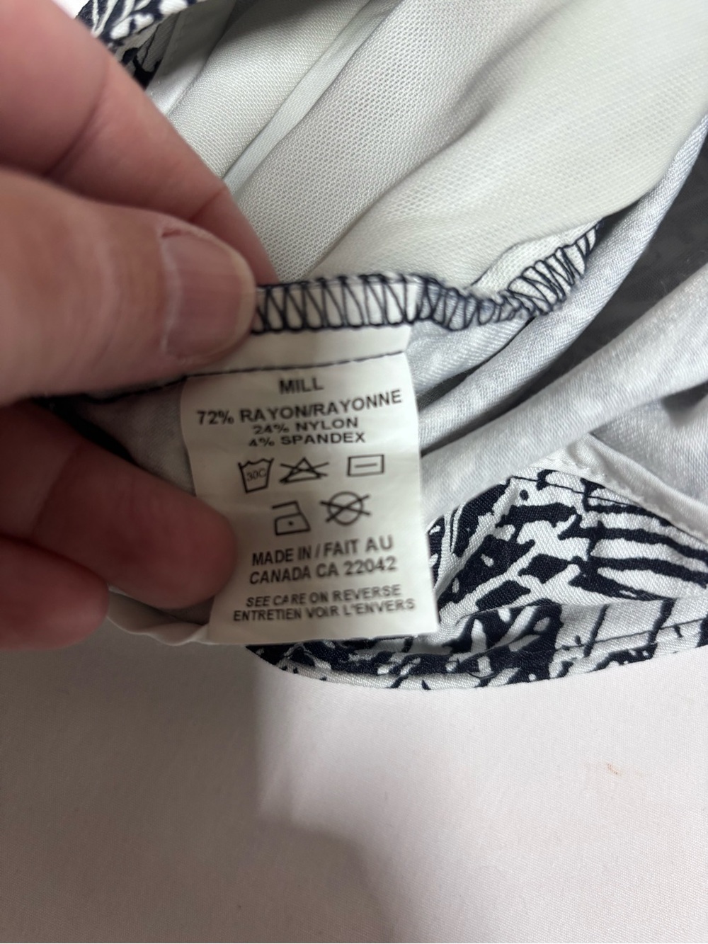 Margaret M Slimming Sport Women’s Shorts M Black White Abstract. Made in Canada - Picture 3 of 5